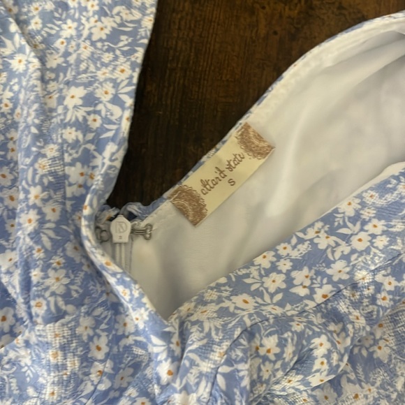 Altar’s State babydoll dress size SMALL light blue with white floral print v-cut - Picture 5 of 5